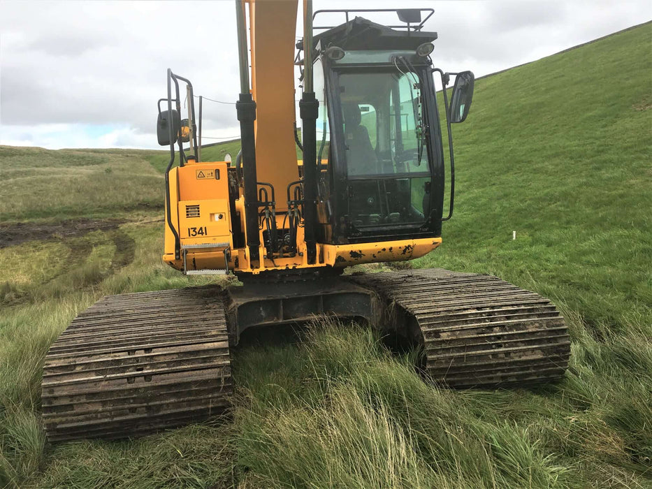 Buckhurst Plant Hire JCB Bogmaster 13t Excavator (1).
