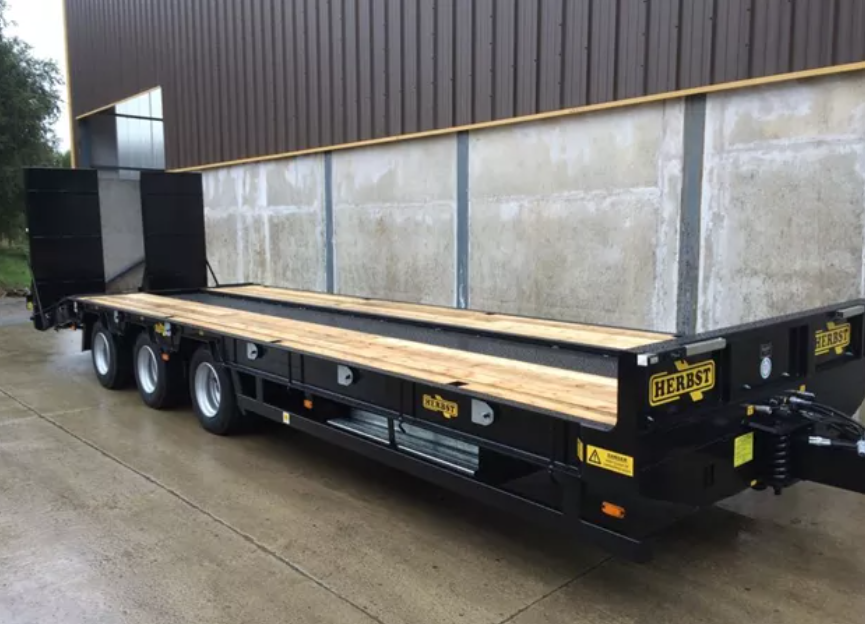 Buckhurst Plant Hire - 33T Low loader trailer