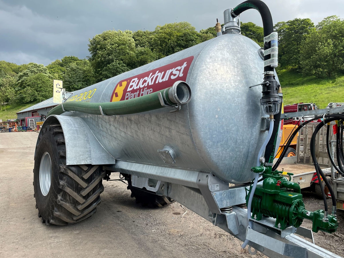 2000 Vacuum Tanker | Buckhurst Plant Hire | Vacuum Tanker Hire