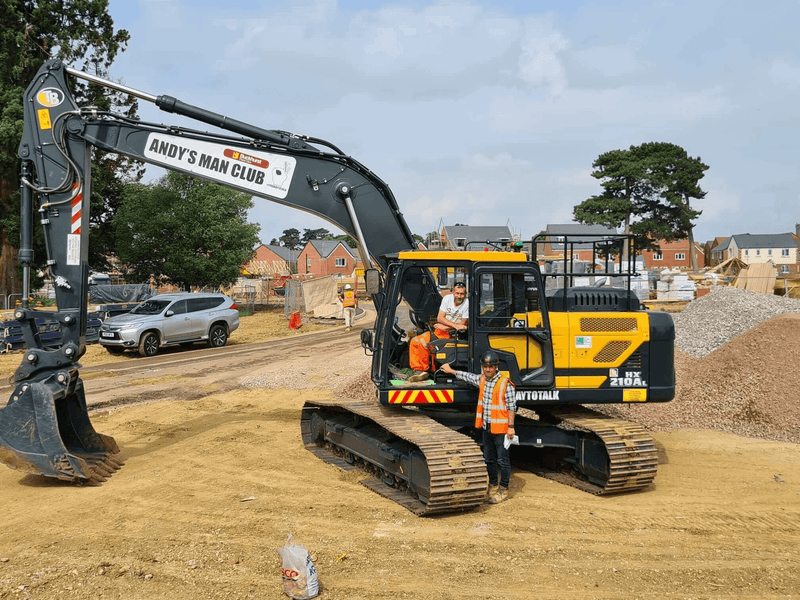 Hyundai-21-tonne-excavator-buckhurst-plant-hire. 